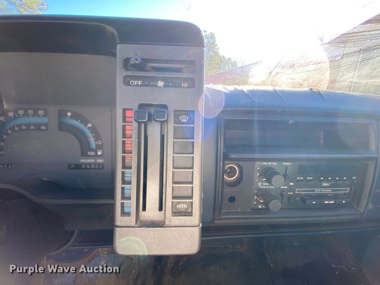 image for item HR9262 1986 Chevrolet S10 utility bed pickup truck