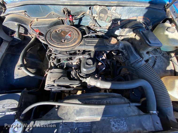 image for item HR9262 1986 Chevrolet S10 utility bed pickup truck