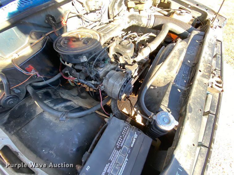 image for item HR9262 1986 Chevrolet S10 utility bed pickup truck