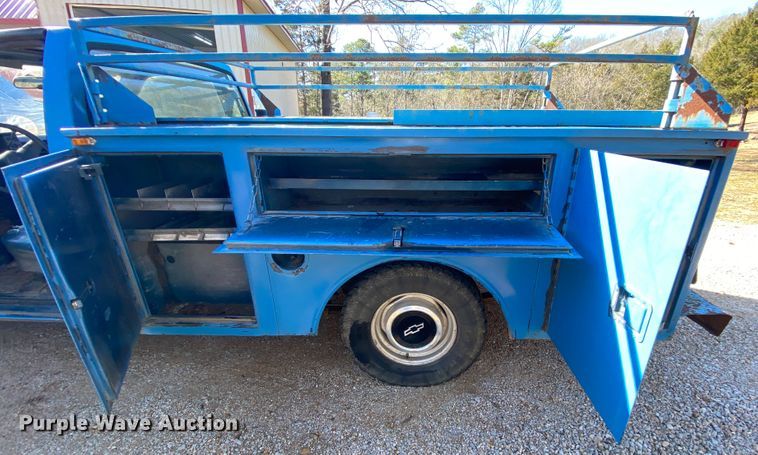 image for item HR9262 1986 Chevrolet S10 utility bed pickup truck