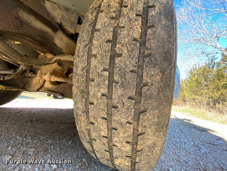 image for item HR9262 1986 Chevrolet S10 utility bed pickup truck