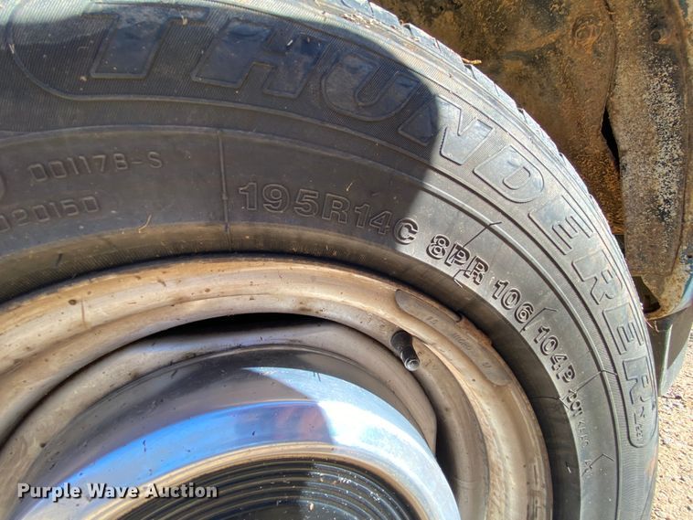 image for item HR9262 1986 Chevrolet S10 utility bed pickup truck