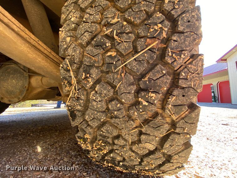 image for item HR9262 1986 Chevrolet S10 utility bed pickup truck