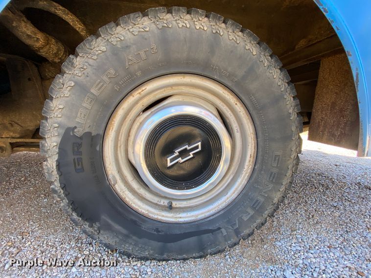 image for item HR9262 1986 Chevrolet S10 utility bed pickup truck