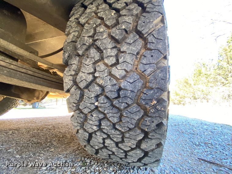 image for item HR9262 1986 Chevrolet S10 utility bed pickup truck