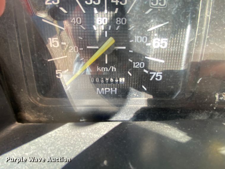 image for item HR9263 1991 Ford F800F  fuel truck