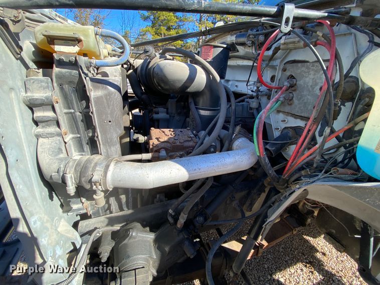 image for item HR9263 1991 Ford F800F  fuel truck