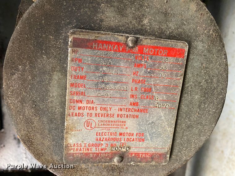 image for item HR9263 1991 Ford F800F  fuel truck