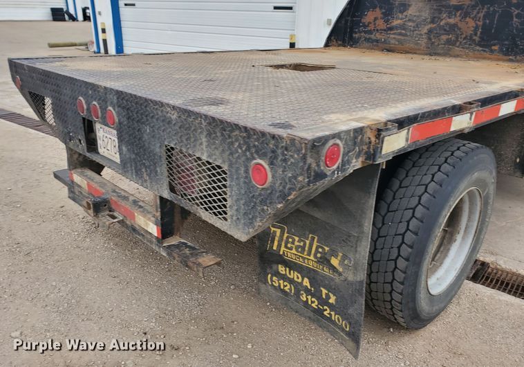 image for item HW9586 2007 Chevrolet C7500  flatbed truck