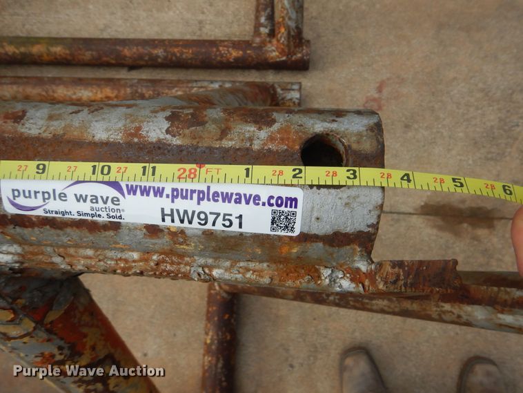 image for item HW9751 (4) pipe racks