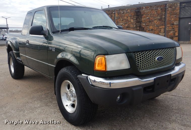 image for item HW9752 2001 Ford Ranger  SuperCab pickup truck
