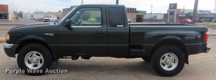 image for item HW9752 2001 Ford Ranger  SuperCab pickup truck