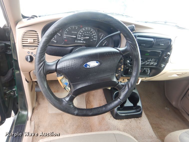 image for item HW9752 2001 Ford Ranger  SuperCab pickup truck