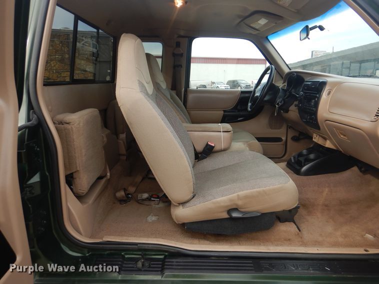 image for item HW9752 2001 Ford Ranger  SuperCab pickup truck