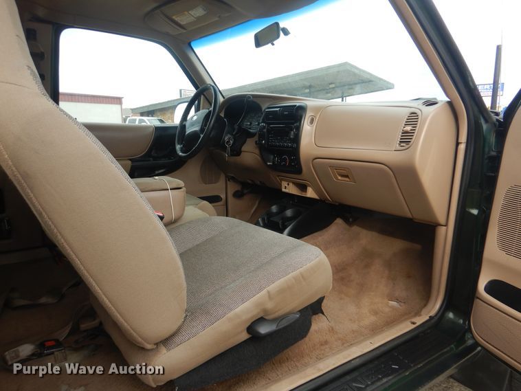 image for item HW9752 2001 Ford Ranger  SuperCab pickup truck