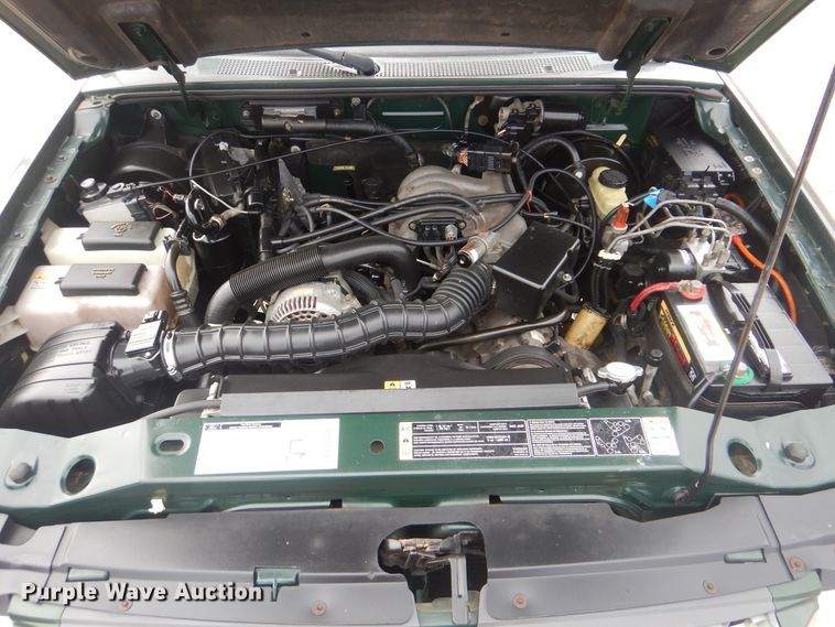 image for item HW9752 2001 Ford Ranger  SuperCab pickup truck