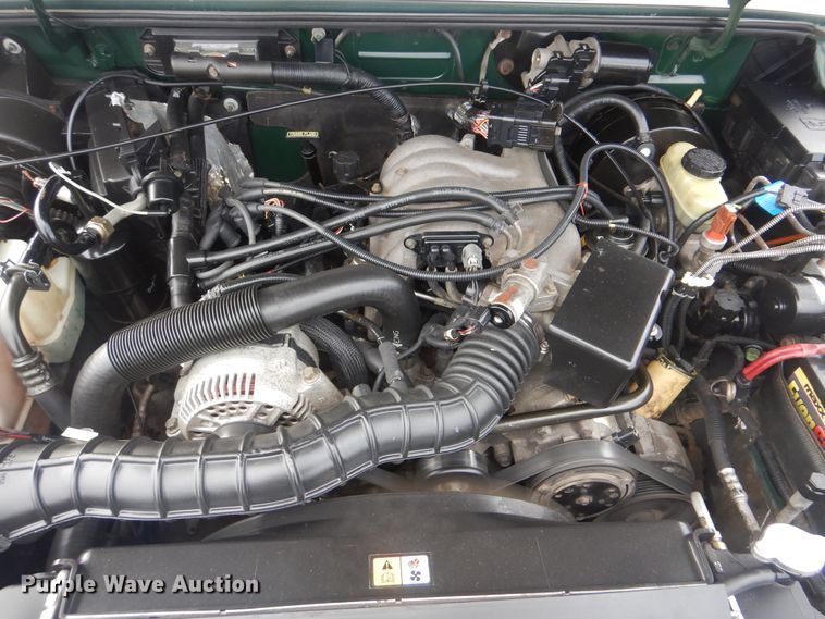 image for item HW9752 2001 Ford Ranger  SuperCab pickup truck