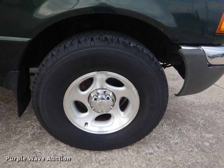 image for item HW9752 2001 Ford Ranger  SuperCab pickup truck