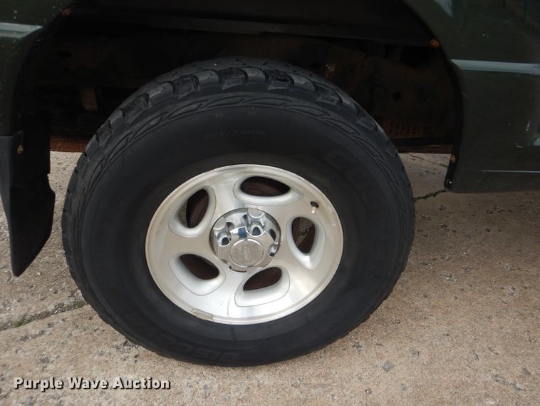 image for item HW9752 2001 Ford Ranger  SuperCab pickup truck