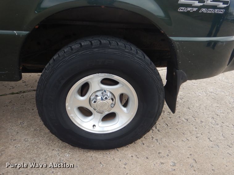 image for item HW9752 2001 Ford Ranger  SuperCab pickup truck