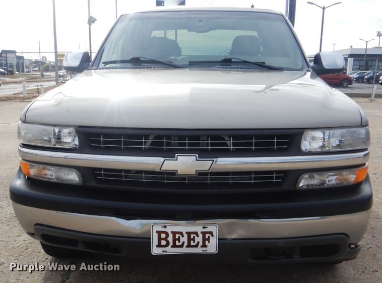 image for item HW9753 2002 Chevrolet Silverado 1500 Ext. Cab pickup truck