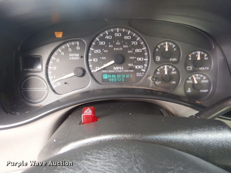 image for item HW9753 2002 Chevrolet Silverado 1500 Ext. Cab pickup truck