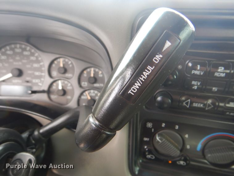 image for item HW9753 2002 Chevrolet Silverado 1500 Ext. Cab pickup truck