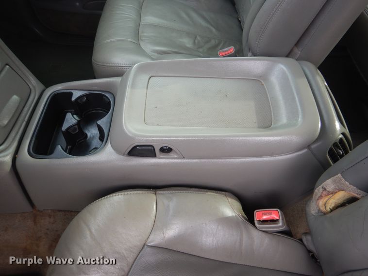 image for item HW9753 2002 Chevrolet Silverado 1500 Ext. Cab pickup truck