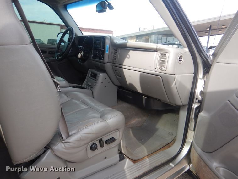 image for item HW9753 2002 Chevrolet Silverado 1500 Ext. Cab pickup truck