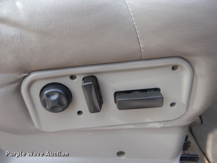 image for item HW9753 2002 Chevrolet Silverado 1500 Ext. Cab pickup truck