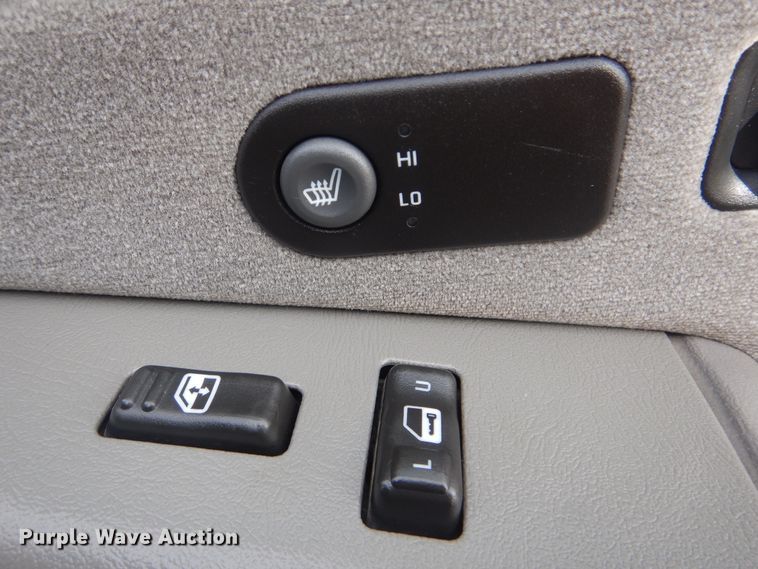 image for item HW9753 2002 Chevrolet Silverado 1500 Ext. Cab pickup truck