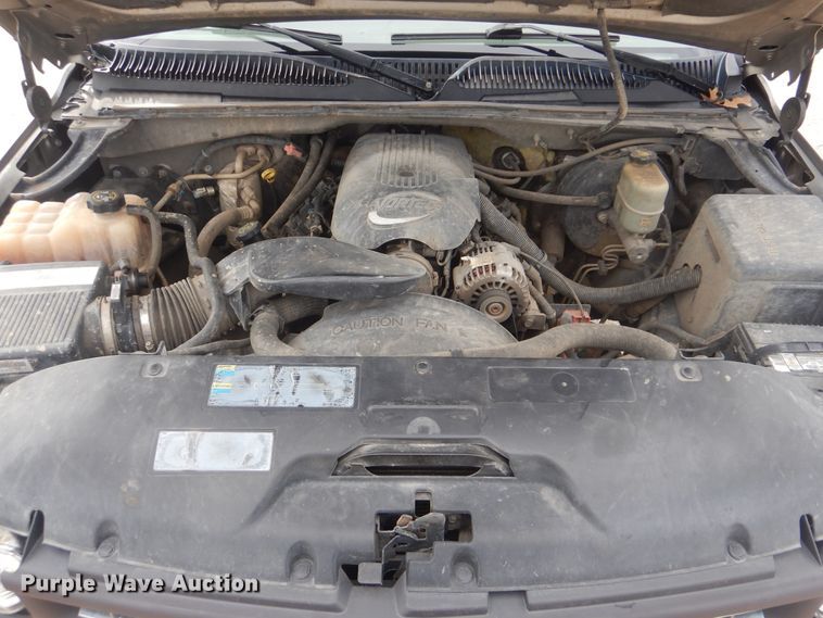 image for item HW9753 2002 Chevrolet Silverado 1500 Ext. Cab pickup truck