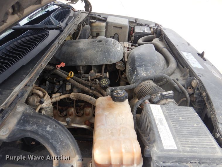 image for item HW9753 2002 Chevrolet Silverado 1500 Ext. Cab pickup truck