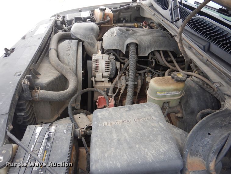 image for item HW9753 2002 Chevrolet Silverado 1500 Ext. Cab pickup truck