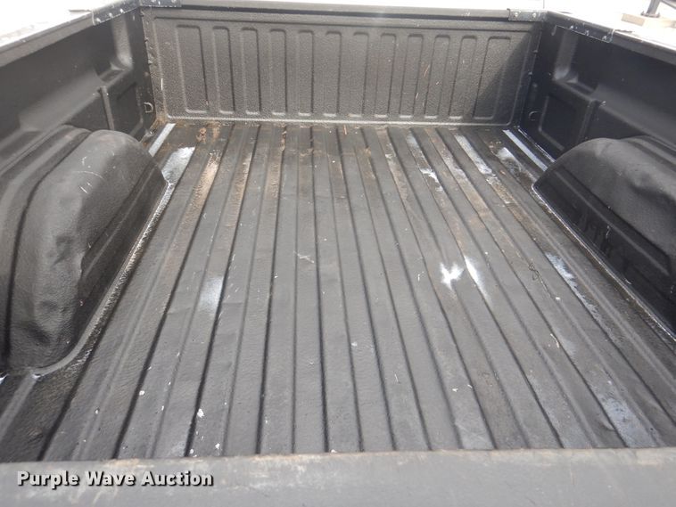 image for item HW9753 2002 Chevrolet Silverado 1500 Ext. Cab pickup truck