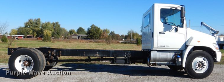 image for item HX9018 2014 Hino 268  truck cab and chassis