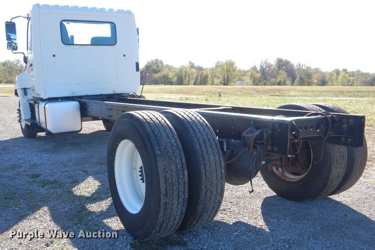 image for item HX9018 2014 Hino 268  truck cab and chassis