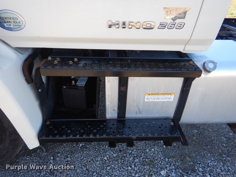 image for item HX9018 2014 Hino 268  truck cab and chassis