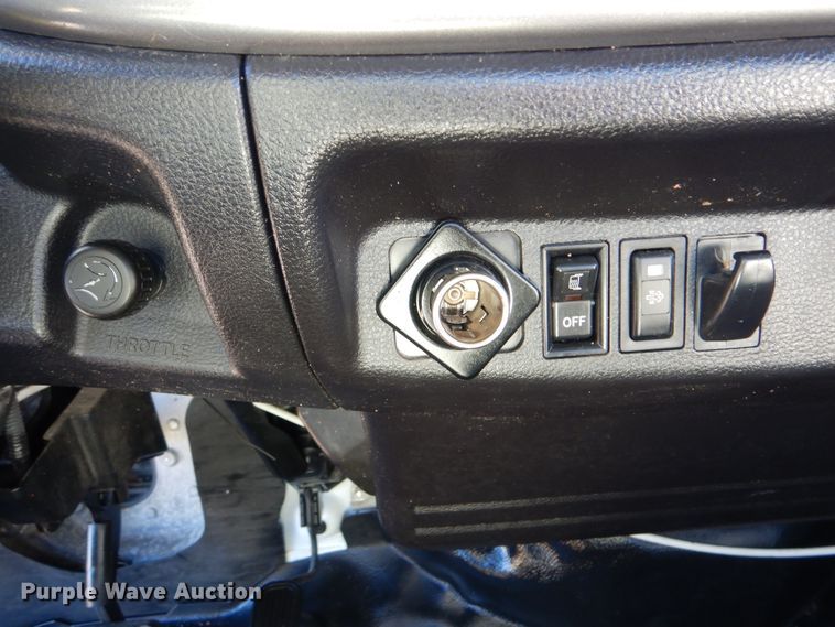 image for item HX9018 2014 Hino 268  truck cab and chassis