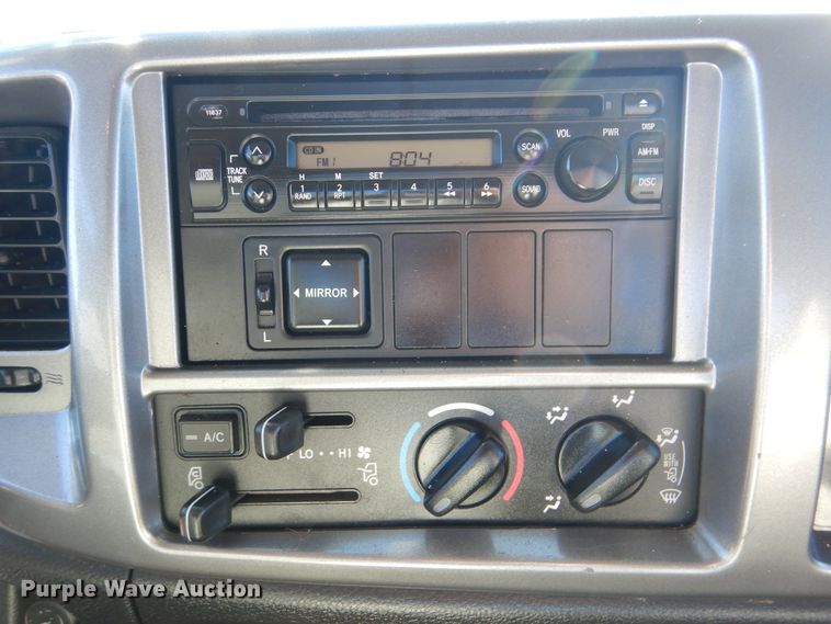 image for item HX9018 2014 Hino 268  truck cab and chassis