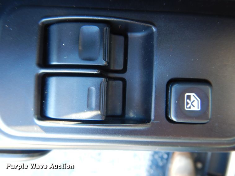 image for item HX9018 2014 Hino 268  truck cab and chassis