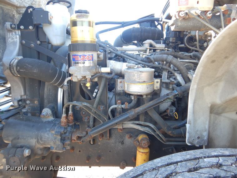 image for item HX9018 2014 Hino 268  truck cab and chassis