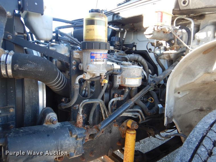 image for item HX9018 2014 Hino 268  truck cab and chassis