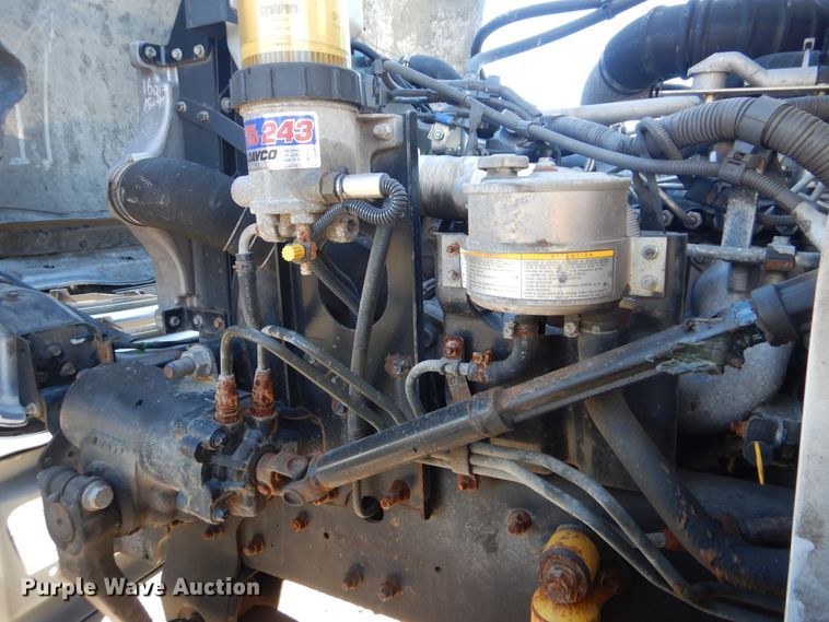 image for item HX9018 2014 Hino 268  truck cab and chassis