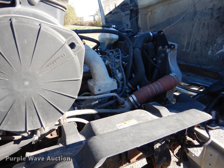 image for item HX9018 2014 Hino 268  truck cab and chassis