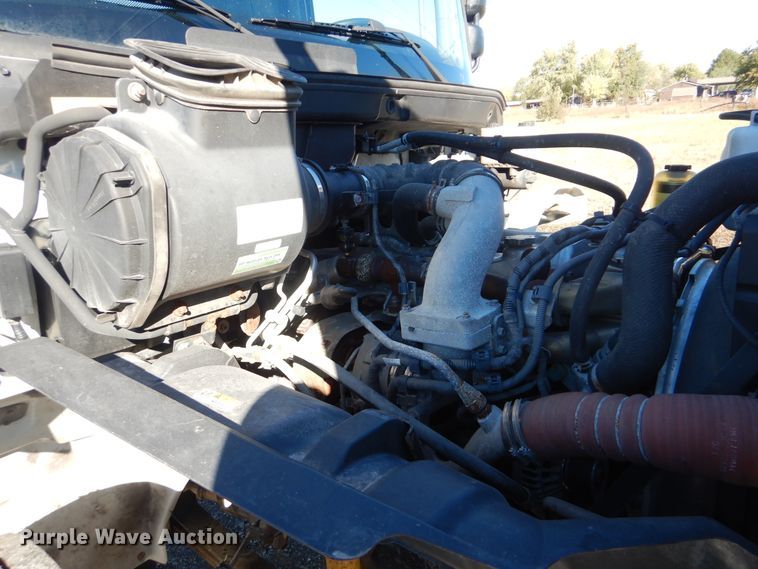 image for item HX9018 2014 Hino 268  truck cab and chassis