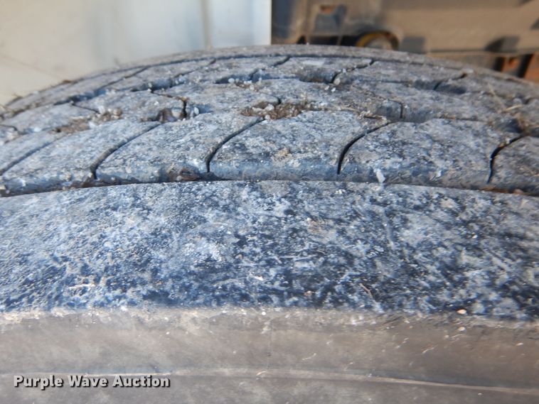 image for item HX9018 2014 Hino 268  truck cab and chassis