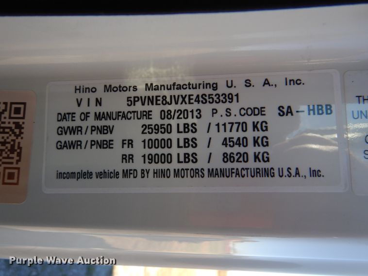 image for item HX9018 2014 Hino 268  truck cab and chassis