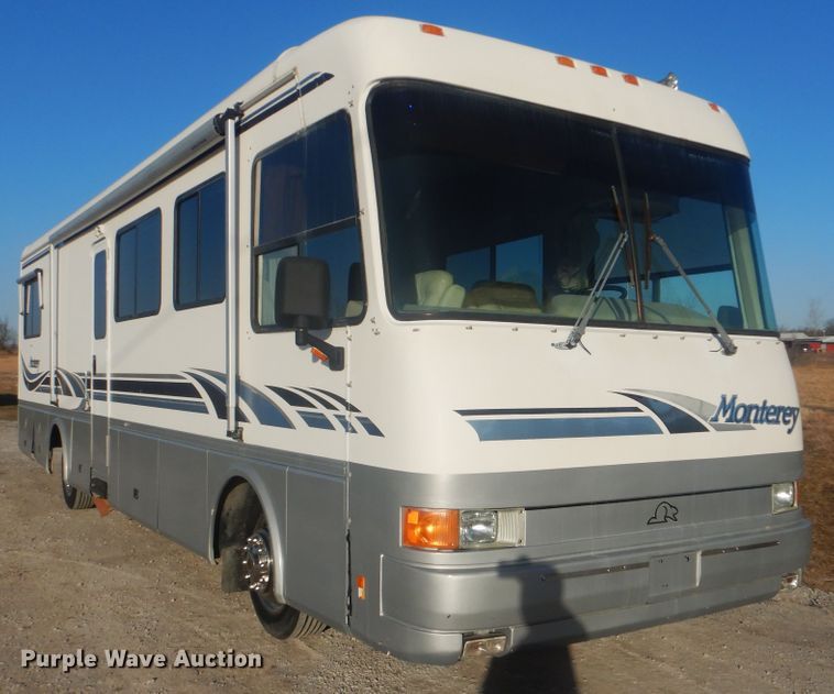 image for item HX9046 1996 Beaver Motor Coaches Monterey  RV