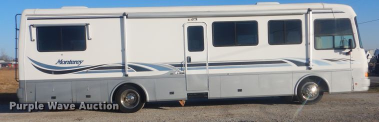 image for item HX9046 1996 Beaver Motor Coaches Monterey  RV